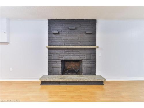 736 Consort Crescent, Mississauga, ON - Indoor Photo Showing Living Room With Fireplace