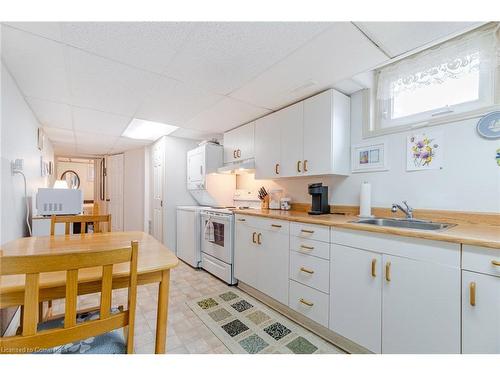 6 Ridgeview Drive, Port Perry, ON - Indoor Photo Showing Kitchen