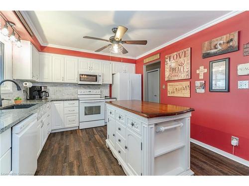 6 Ridgeview Drive, Port Perry, ON - Indoor Photo Showing Kitchen