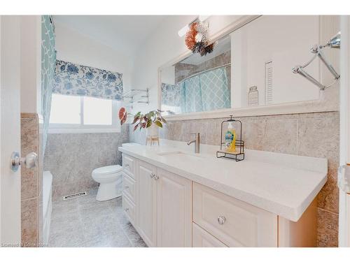 112 Buckingham Drive, Hamilton, ON - Indoor Photo Showing Bathroom