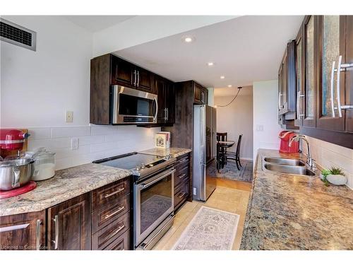 605-10 Malta Avenue, Brampton, ON - Indoor Photo Showing Kitchen With Double Sink With Upgraded Kitchen