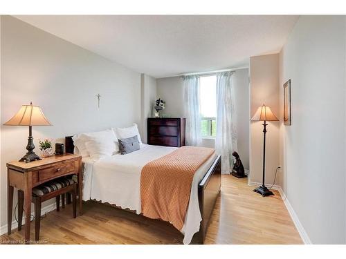 605-10 Malta Avenue, Brampton, ON - Indoor Photo Showing Bedroom