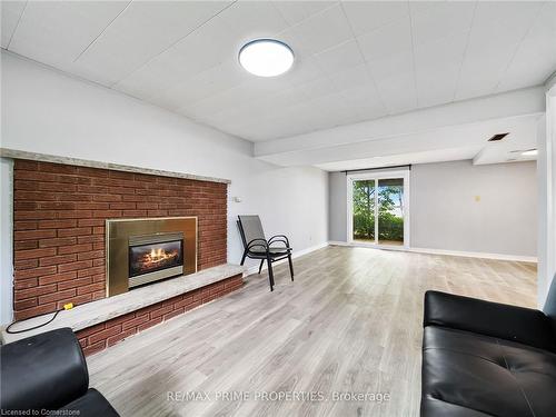 691 Glen Crescent, Orillia, ON - Indoor Photo Showing Living Room With Fireplace