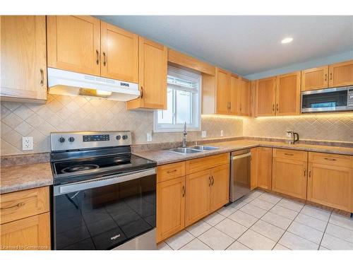 533 Langlaw Drive, Cambridge, ON - Indoor Photo Showing Kitchen With Double Sink