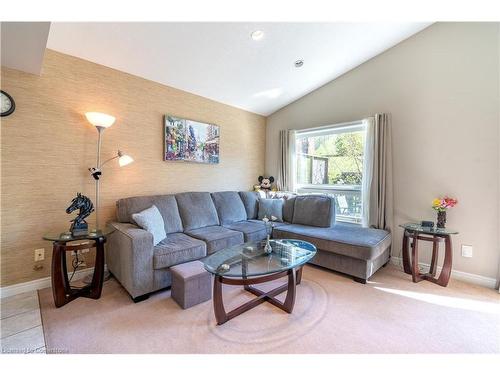 533 Langlaw Drive, Cambridge, ON - Indoor Photo Showing Living Room