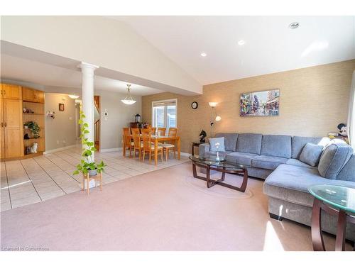 533 Langlaw Drive, Cambridge, ON - Indoor Photo Showing Living Room