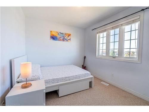 533 Langlaw Drive, Cambridge, ON - Indoor Photo Showing Bedroom