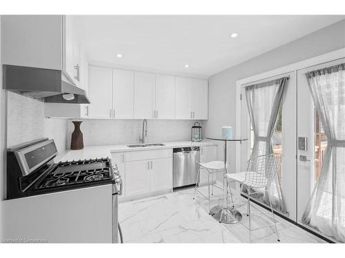 42 Larchmount Avenue, Toronto, ON - Indoor Photo Showing Kitchen