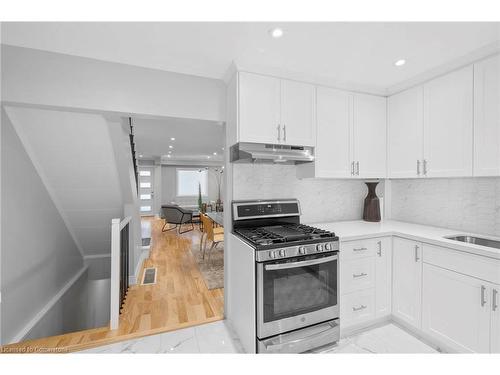 42 Larchmount Avenue, Toronto, ON - Indoor Photo Showing Kitchen