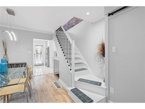 42 Larchmount Avenue, Toronto, ON - Indoor Photo Showing Other Room