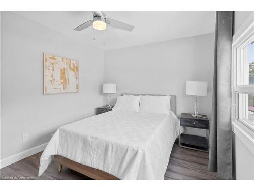 42 Larchmount Avenue, Toronto, ON - Indoor Photo Showing Bedroom