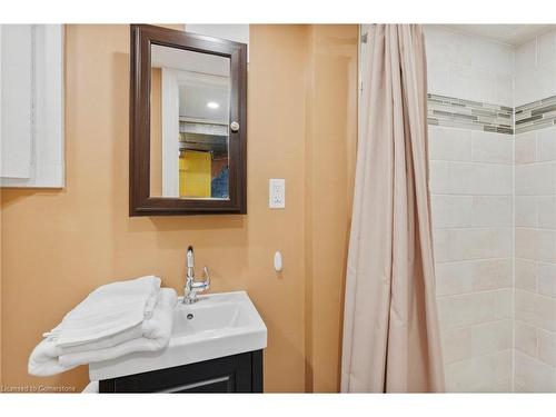 42 Larchmount Avenue, Toronto, ON - Indoor Photo Showing Bathroom