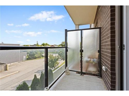 220-5055 Greenlane Road, Beamsville, ON - Outdoor With Balcony With Exterior