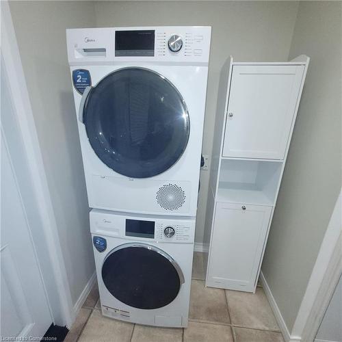 65 Northview Heights Drive, Cambridge, ON - Indoor Photo Showing Laundry Room