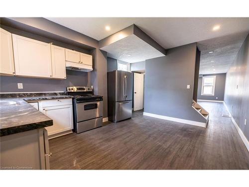 139 Superior Street, Brantford, ON - Indoor Photo Showing Kitchen