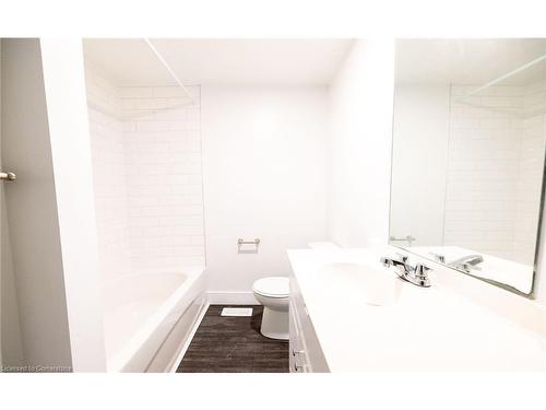 139 Superior Street, Brantford, ON - Indoor Photo Showing Bathroom