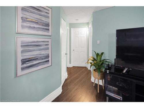 303-266 Overlea Drive, Kitchener, ON - Indoor Photo Showing Other Room