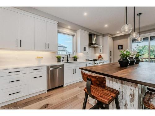 71 Hopewell Crossing Drive, Breslau, ON - Indoor Photo Showing Kitchen With Upgraded Kitchen