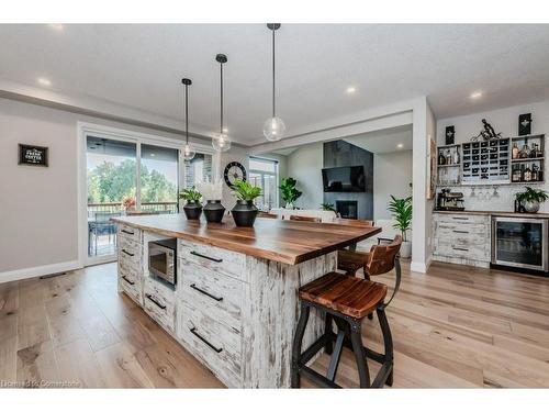 71 Hopewell Crossing Drive, Breslau, ON - Indoor Photo Showing Kitchen