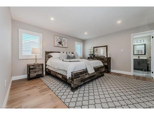 71 Hopewell Crossing Drive, Breslau, ON - Indoor Photo Showing Bedroom