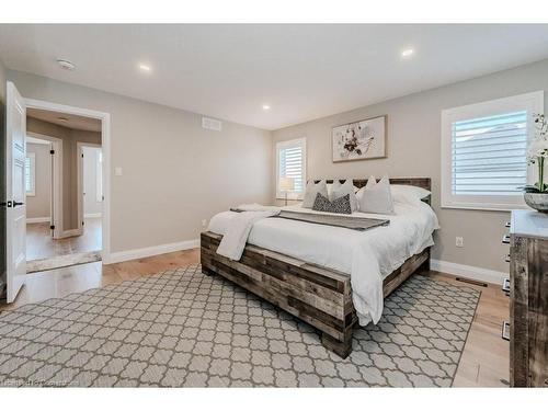 71 Hopewell Crossing Drive, Breslau, ON - Indoor Photo Showing Bedroom