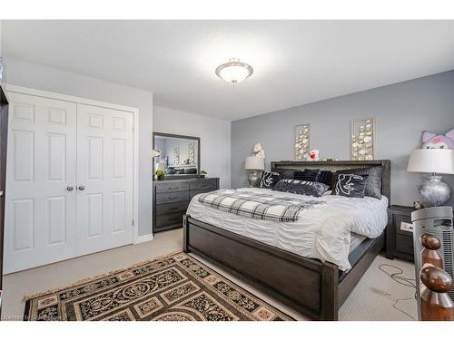 72 Broadoaks Drive, Cambridge, ON - Indoor Photo Showing Bedroom