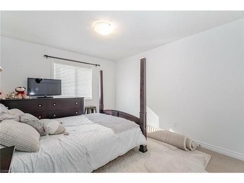 72 Broadoaks Drive, Cambridge, ON - Indoor Photo Showing Bedroom