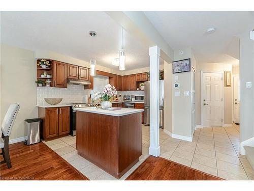 72 Broadoaks Drive, Cambridge, ON - Indoor Photo Showing Kitchen