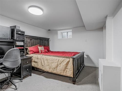 3135 Michael Crescent, Burlington, ON - Indoor Photo Showing Bedroom