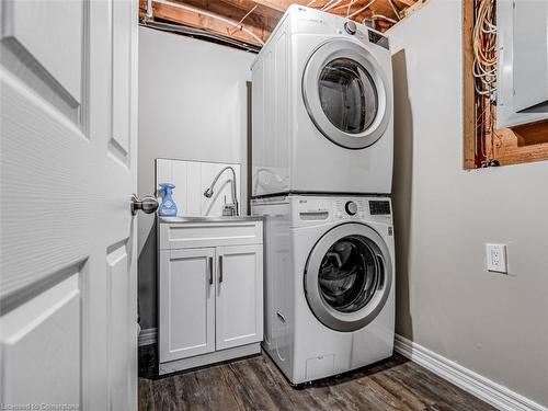 3135 Michael Crescent, Burlington, ON - Indoor Photo Showing Laundry Room