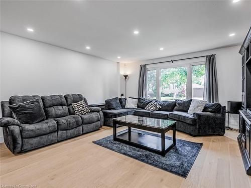 3135 Michael Crescent, Burlington, ON - Indoor Photo Showing Living Room