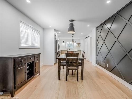 3135 Michael Crescent, Burlington, ON - Indoor Photo Showing Dining Room