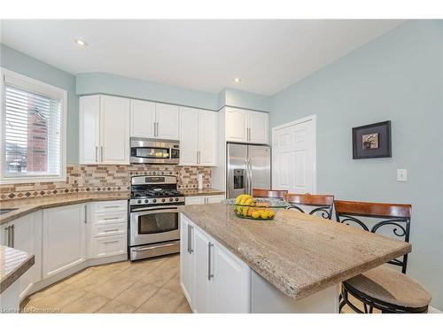 4 Listcreek Road, Brampton, ON - Indoor Photo Showing Kitchen