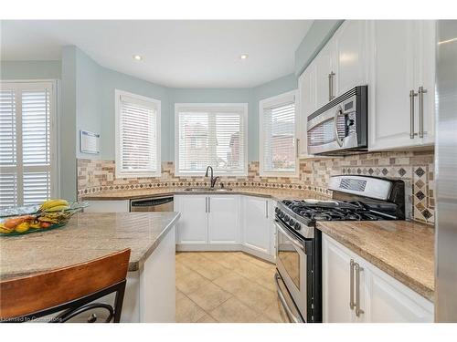 4 Listcreek Road, Brampton, ON - Indoor Photo Showing Kitchen With Double Sink With Upgraded Kitchen