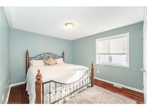 4 Listcreek Road, Brampton, ON - Indoor Photo Showing Bedroom