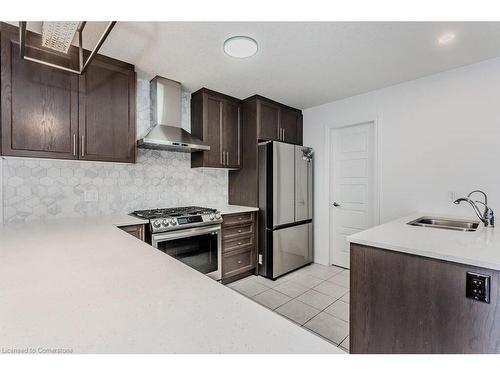 15 Pony Way, Kitchener, ON - Indoor Photo Showing Kitchen With Stainless Steel Kitchen With Double Sink With Upgraded Kitchen