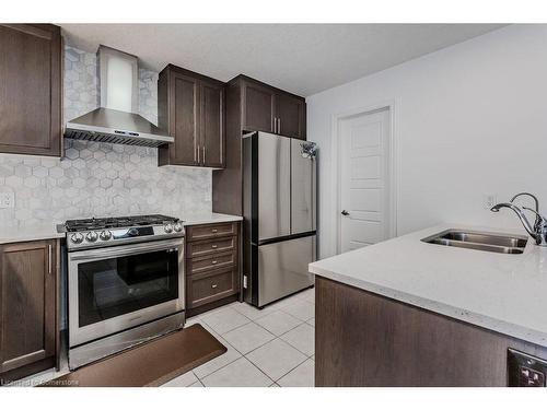 15 Pony Way, Kitchener, ON - Indoor Photo Showing Kitchen With Stainless Steel Kitchen With Double Sink With Upgraded Kitchen