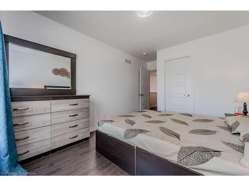 15 Pony Way, Kitchener, ON - Indoor Photo Showing Bedroom