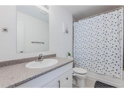 15 Pony Way, Kitchener, ON - Indoor Photo Showing Bathroom