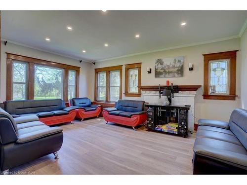 14994 Niagara River Parkway, Niagara Falls, ON - Indoor Photo Showing Living Room