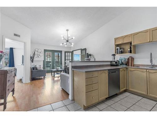 409-4005 Kilmer Drive, Burlington, ON - Indoor Photo Showing Kitchen