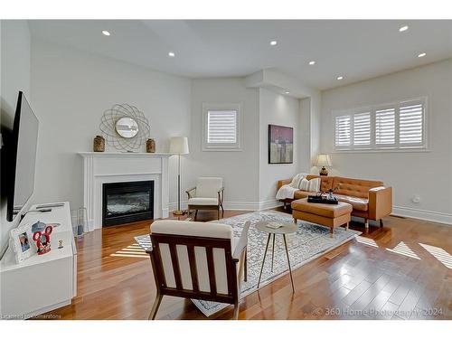 5474 Bestview Way, Mississauga, ON - Indoor Photo Showing Living Room With Fireplace