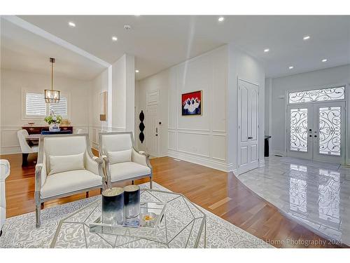 5474 Bestview Way, Mississauga, ON - Indoor Photo Showing Living Room