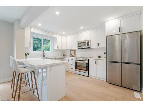 3381 Tallmast Crescent, Mississauga, ON - Indoor Photo Showing Kitchen With Stainless Steel Kitchen With Upgraded Kitchen