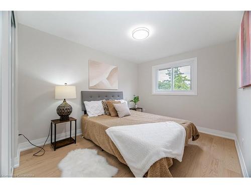 3381 Tallmast Crescent, Mississauga, ON - Indoor Photo Showing Bedroom