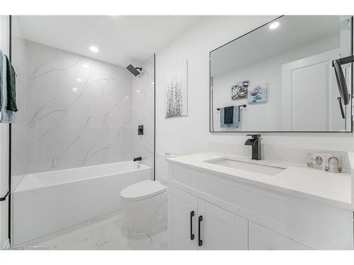 3381 Tallmast Crescent, Mississauga, ON - Indoor Photo Showing Bathroom