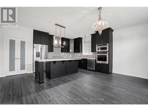 13 Hartfield Street, Ingersoll, ON - Indoor Photo Showing Kitchen With Upgraded Kitchen