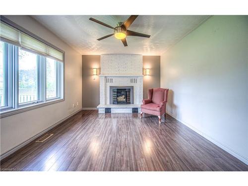 119 Wendy Court, Cambridge, ON - Indoor Photo Showing Living Room With Fireplace