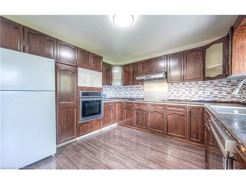 119 Wendy Court, Cambridge, ON - Indoor Photo Showing Kitchen