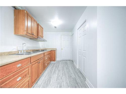 119 Wendy Court, Cambridge, ON - Indoor Photo Showing Kitchen With Double Sink